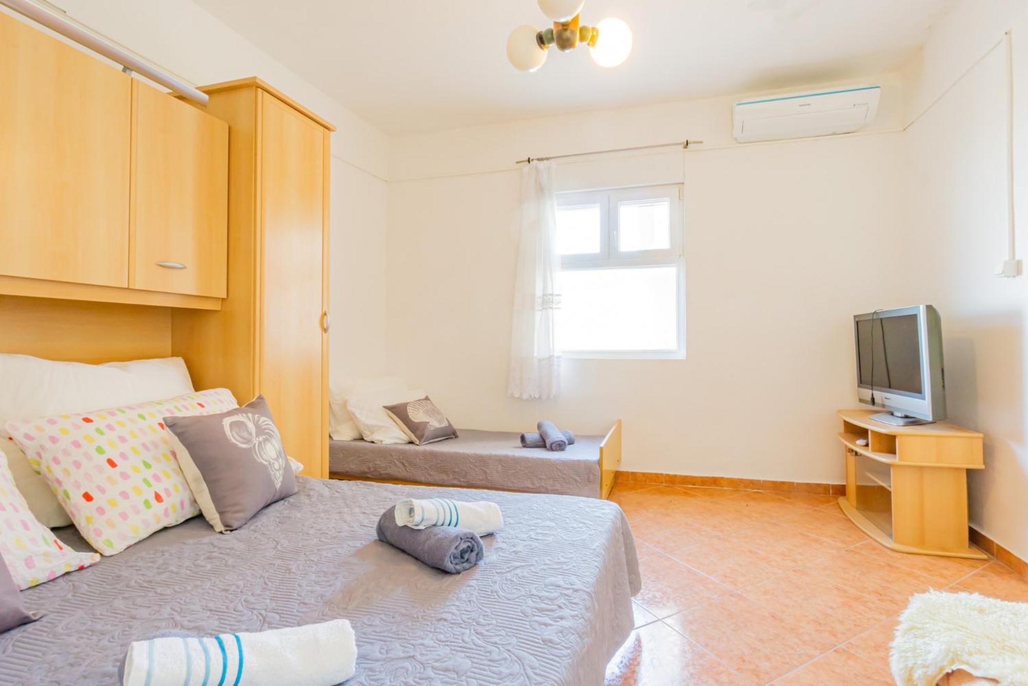 Jasko I Jelica Beautiful View Apartment Metajna Room photo